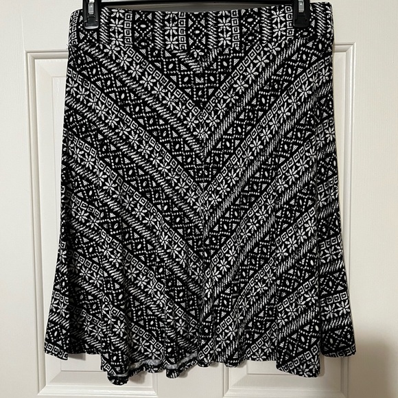Ann Taylor LOFT skirt size L large - stretchy and flowy material - Picture 7 of 7